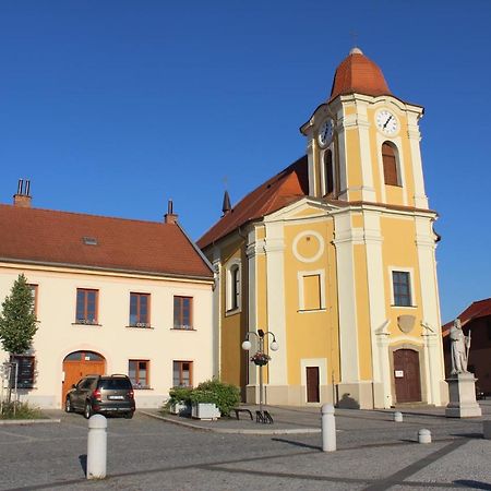 Apartmán U Kostela Veselí nad Moravou Kültér fotó