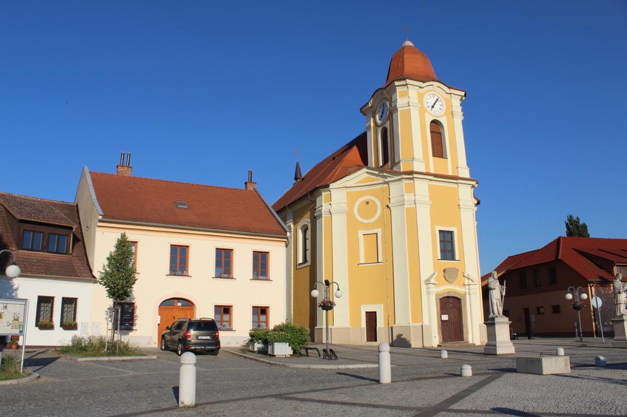 Apartmán U Kostela Veselí nad Moravou Kültér fotó